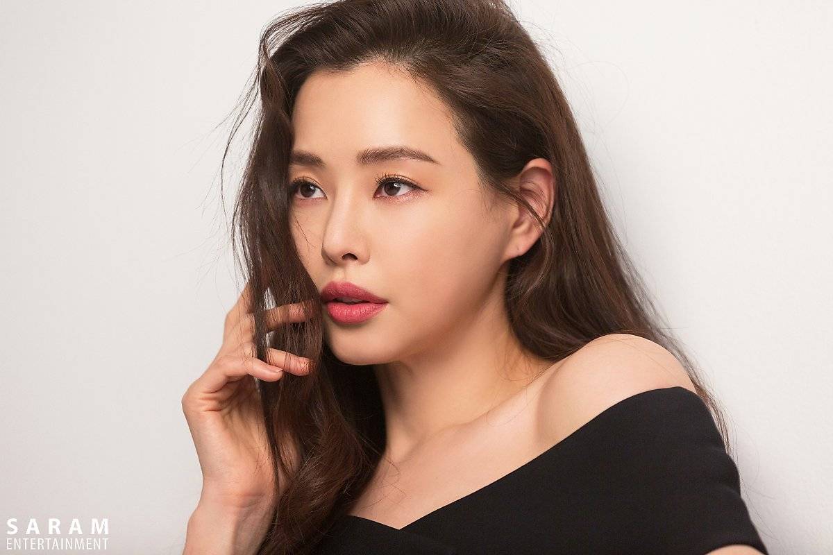 Lee Ha Nee Saram Entertainment Profile photos